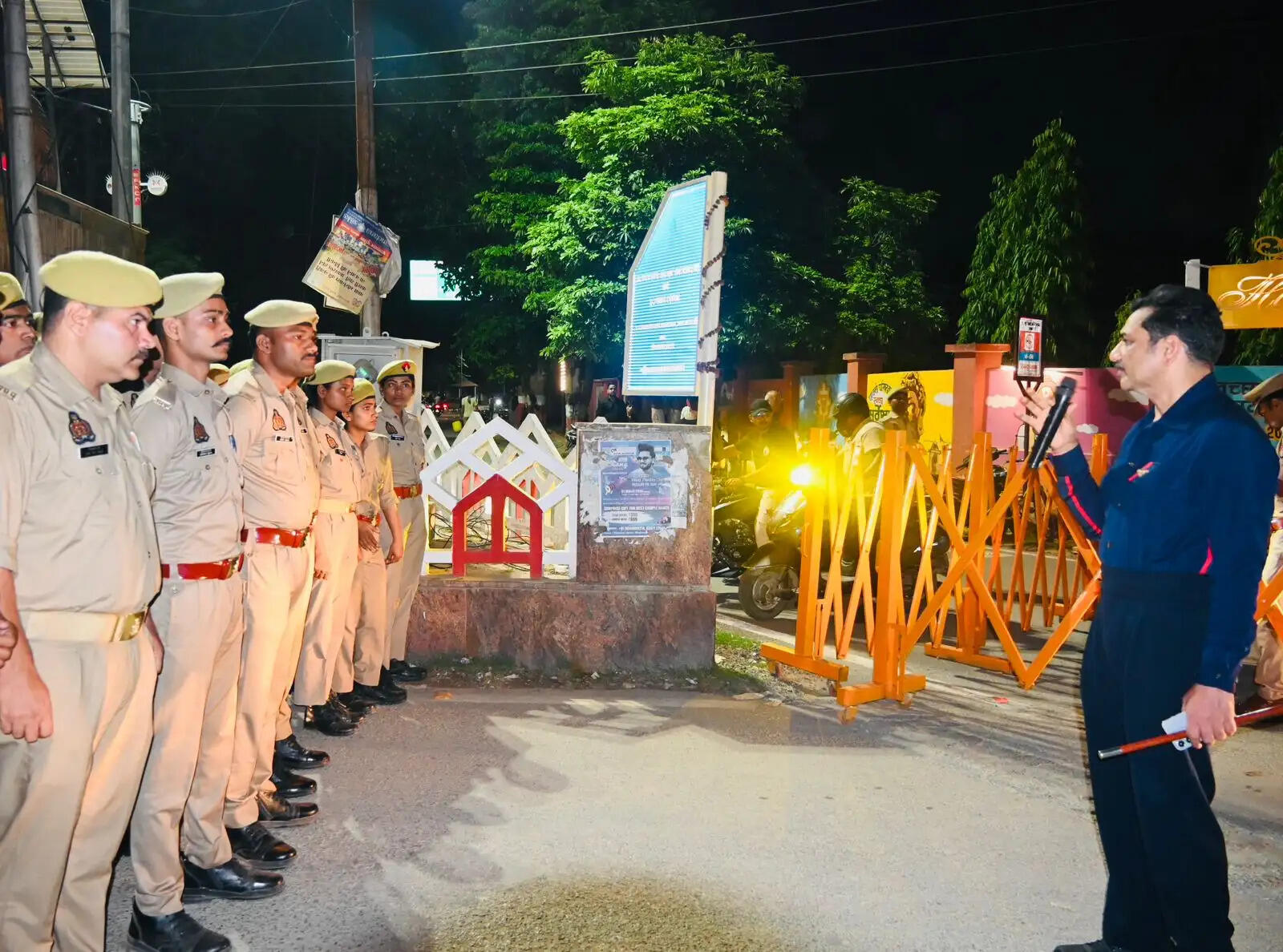 वाराणसी में पुलिस का बड़ा चेकिंग अभियान: 1082 वाहनों का चालान, 142 वाहन सीज