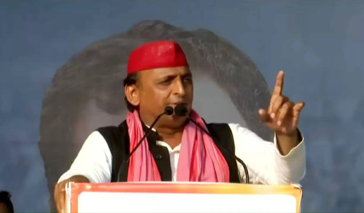 akhilesh yadav in varanasi