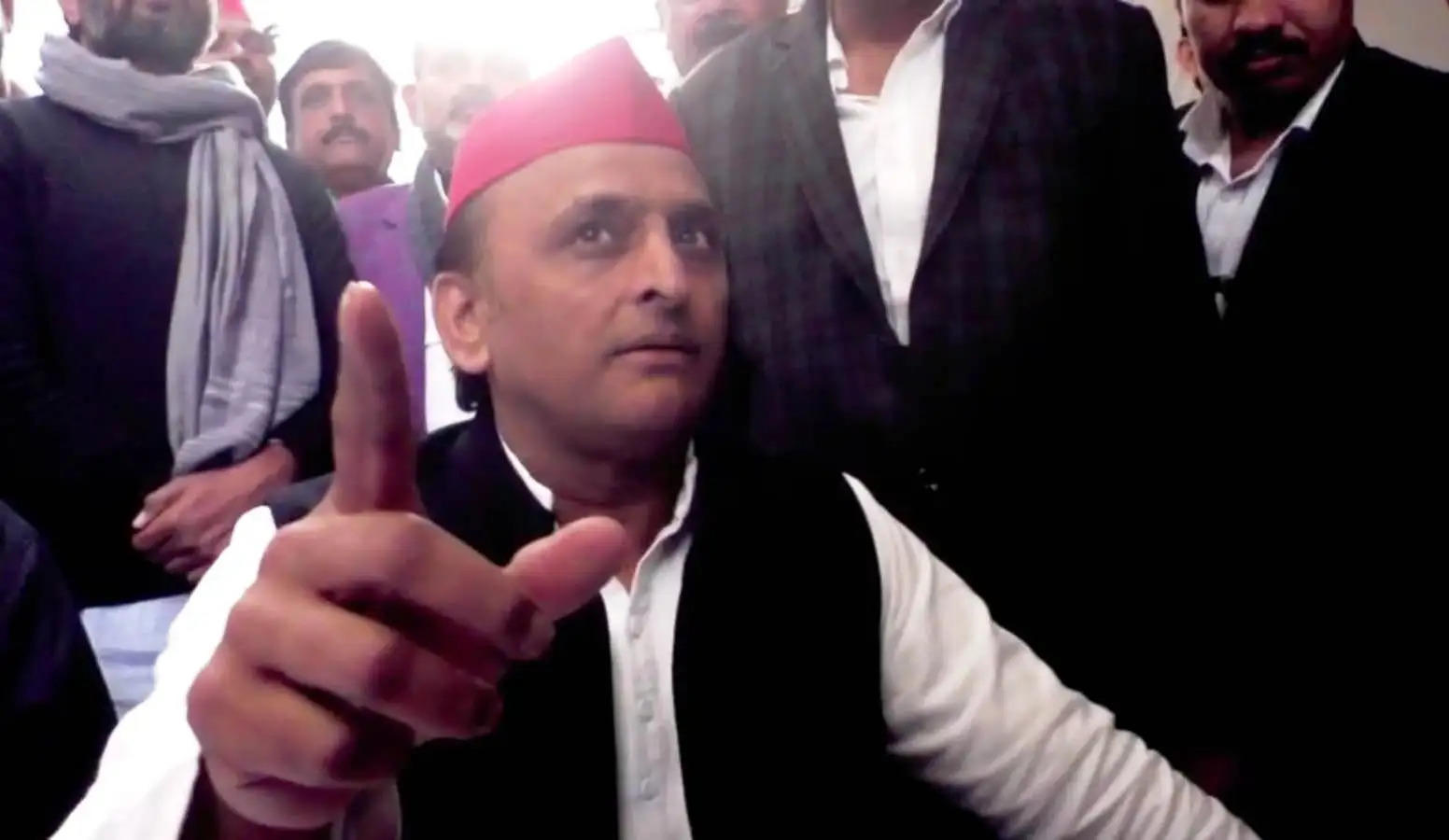 akhilesh yadav in varanasi