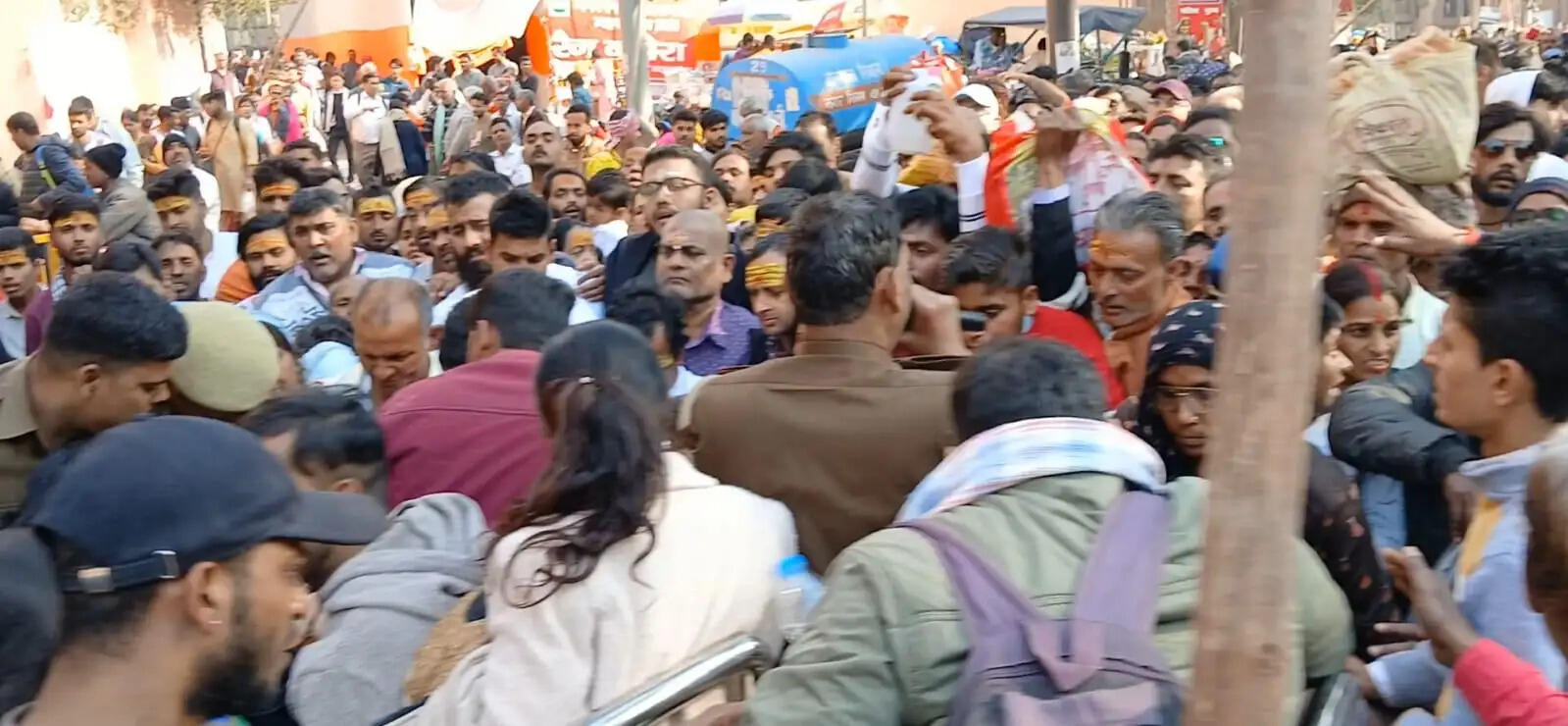 varanasi crowd