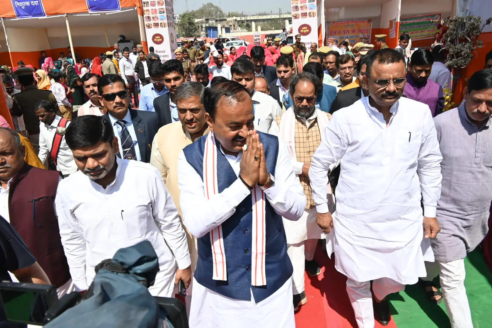 सरस मेले में पहुंचे डिप्टी सीएम केशव मौर्या