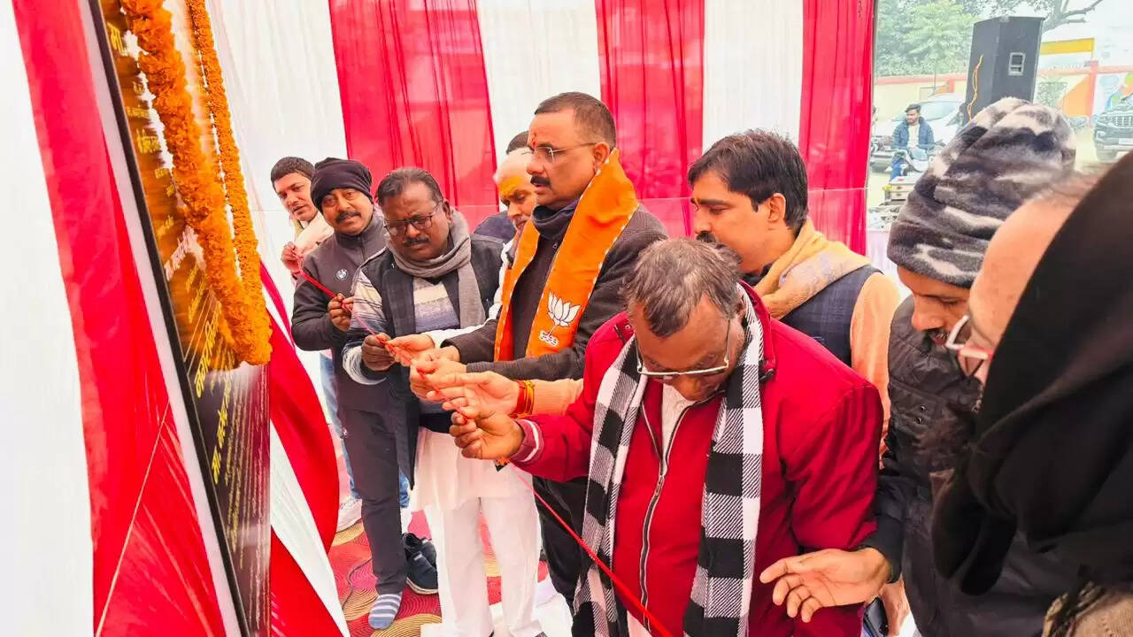 &nbsp;लालपुरऔर पिसौर को मिलेगी बदहाल सड़कों और जलभराव से राहत, महापौर ने 7.47 करोड़ की परियोजनाओं का किया शिलान्यास