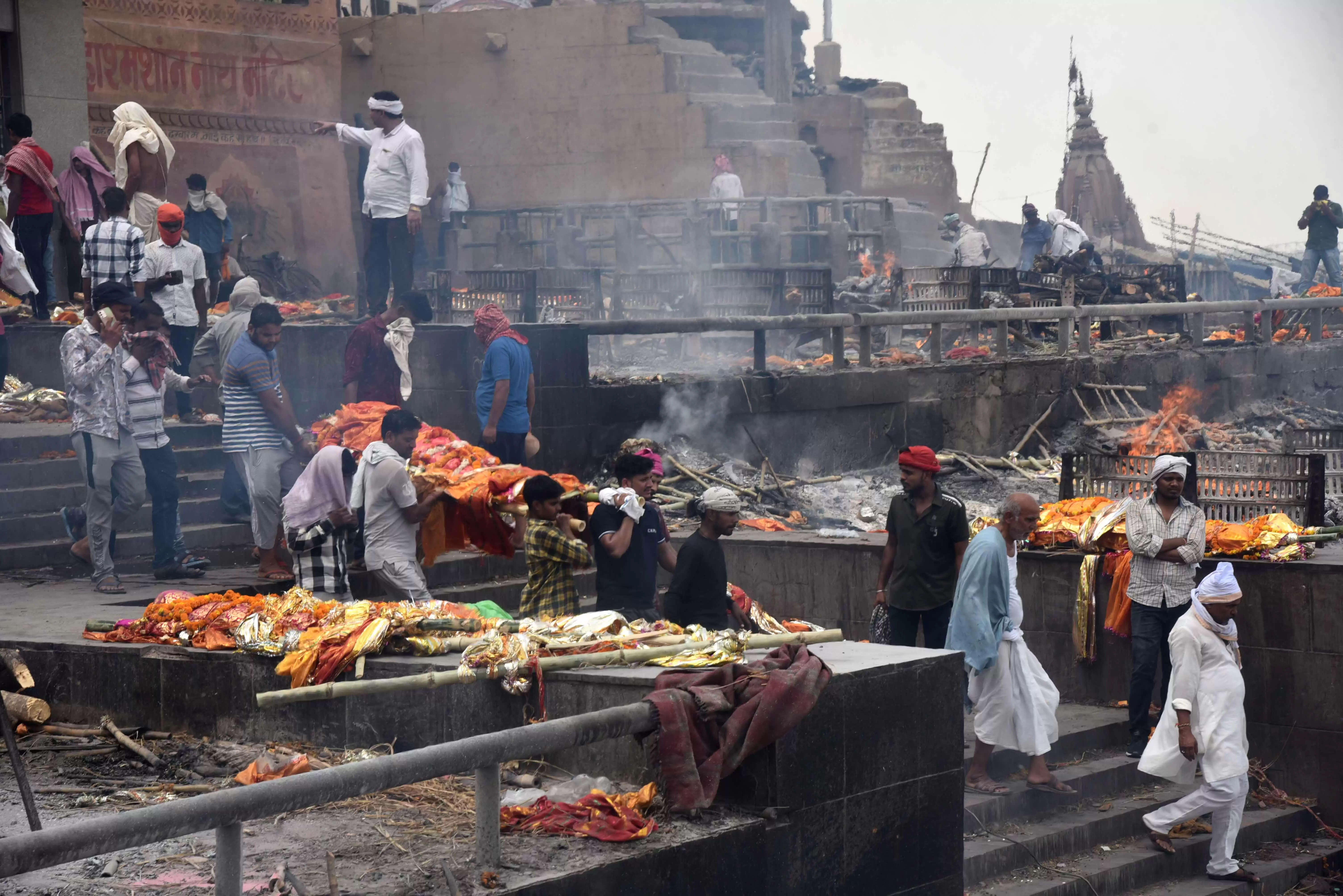 वाराणसी की हर महत्वपूर्ण खबर पढ़ने के लिए अभी फॉलो करें Live VNS का ऑफिशियल वाट्सऐप पेज 👇👇   https://whatsapp.com/channel/0029VaAPWex65yD2LWG35A25     Live VNS - भरोसा 1 दशक से लाखों बनारसियों का - बनारस की बात, बनारस के साथ  अपने शहर के लेकर देश-दुनिया, खेल, धर्म, आध्यात्म, राशिफल, पञ्चाङ्ग तथा फ़िल्म और व्यापार जगत की ताजा-तरीन खबरों को पढ़ने के लिए अभी डाउनलोड करें Live VNS का ऑफिशियल एंड्रॉएड ऐप।  http://play.google.com/store/apps/details?id=in.livevns.app.native