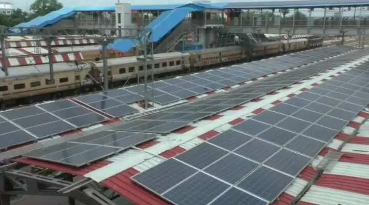 सौर ऊर्जा की रोशनी से जगमग होगा कैंट रेलवे स्टेशन, हर माह 7 लाख की होगी बचत 