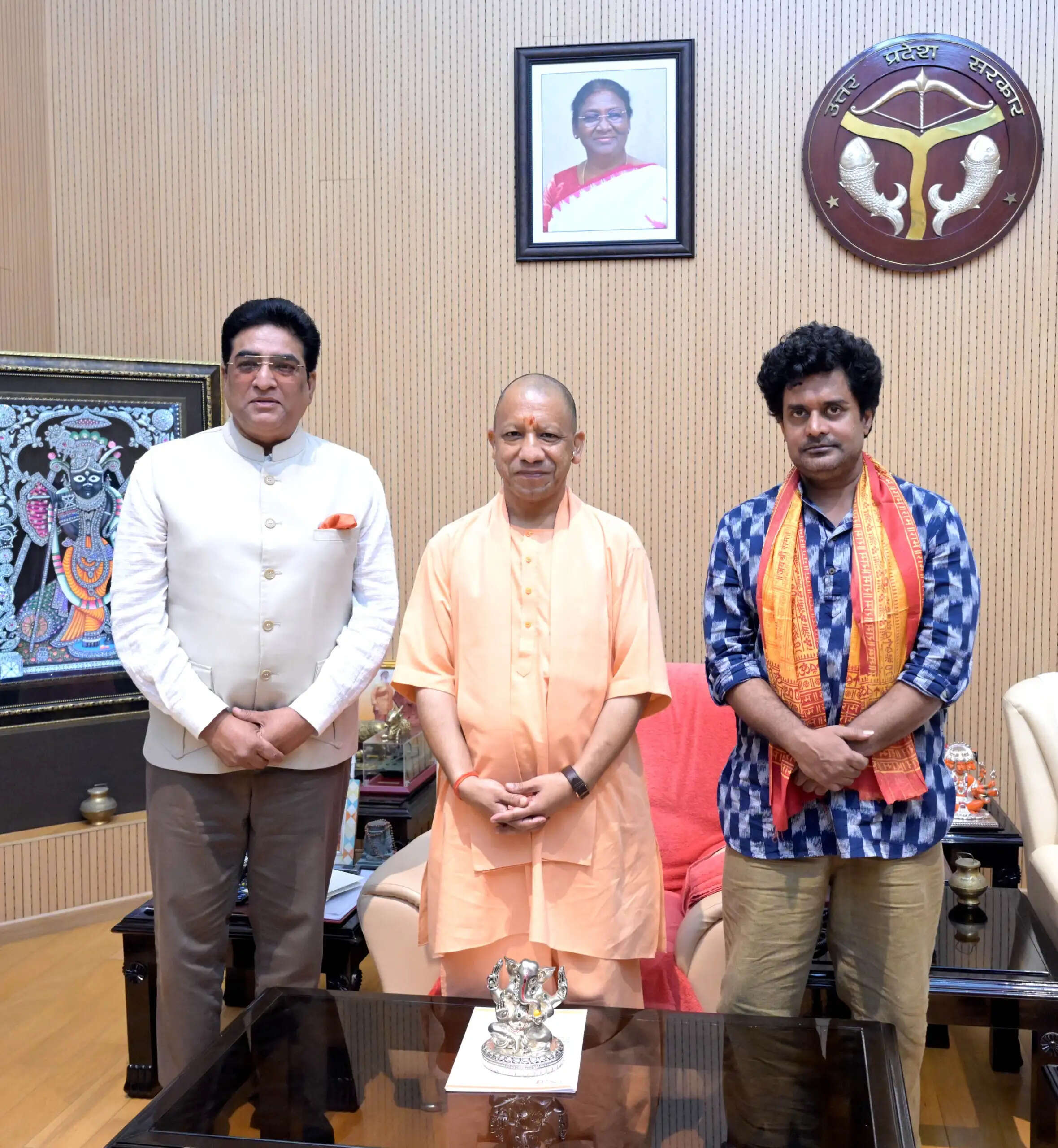 सीएम योगी से मिली फिल्म 'हनुमान अंश' की टीम