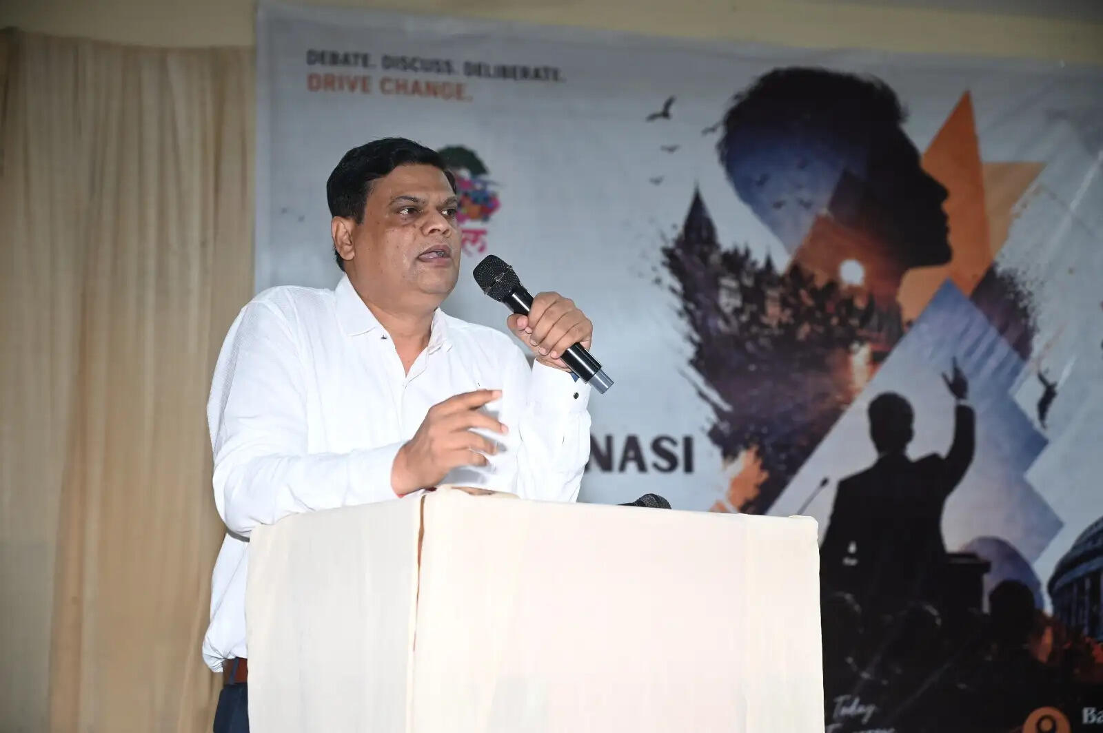 बनारस रेल इंजन कारखाना (बरेका) स्थित इंटर कॉलेज में 30 अप्रैल से 1 मई 2026 तक दो दिवसीय “चौपाल” शैक्षणिक कार्यक्रम का सफल आयोजन किया गया। यह कार्यक्रम छात्रों के बीच संवाद, वाद-विवाद और समसामयिक मुद्दों पर समझ विकसित करने के उद्देश्य से आयोजित किया गया।
