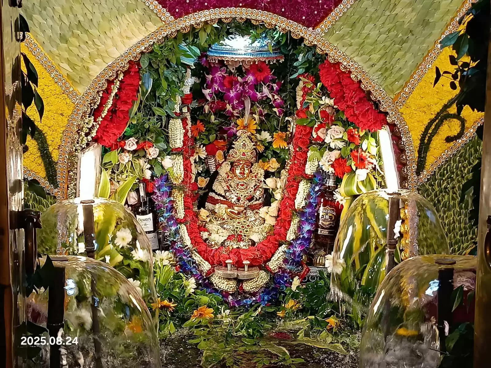 वाराणसी: बटुक भैरव मंदिर में धूमधाम से संपन्न हुआ वार्षिक हरियाली एवं जल बिहार श्रृंगार