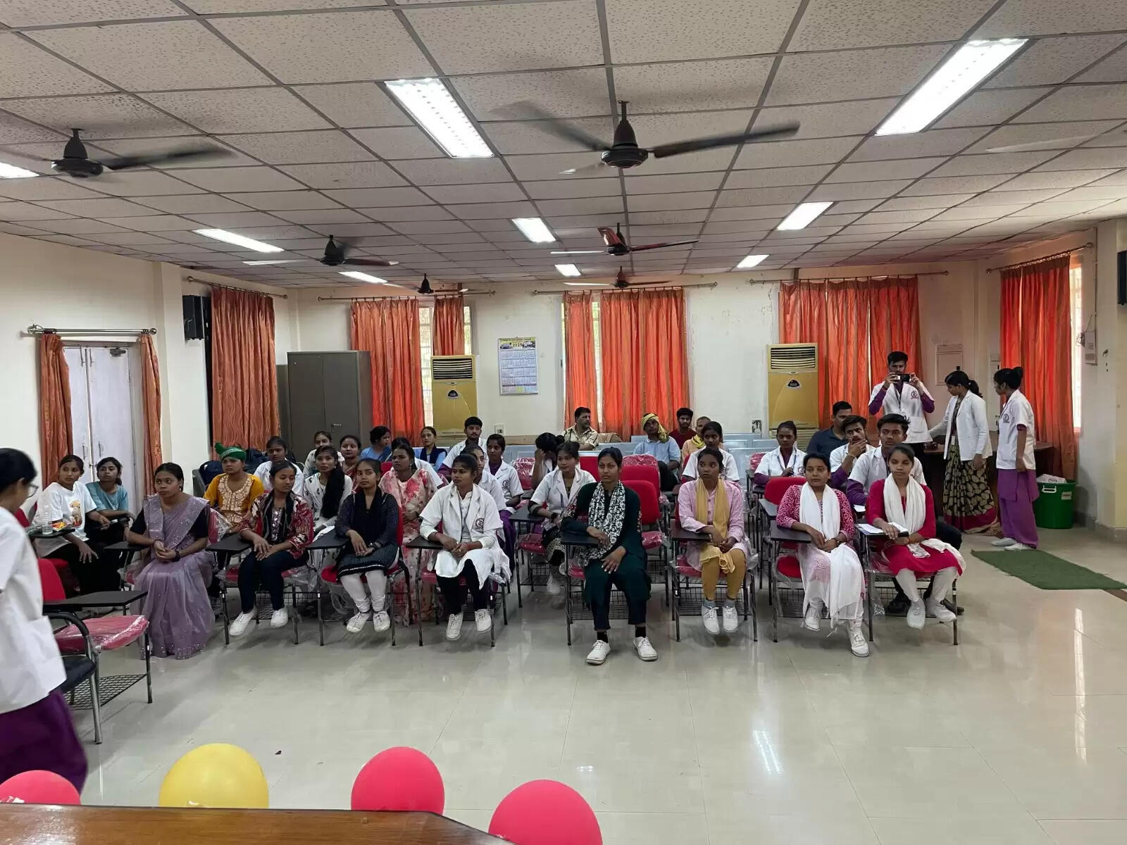 बरेका चिकित्सालय में विश्व उच्च रक्तचाप दिवस पर जागरूकता कार्यक्रम और नुक्कड़ नाटक का आयोजन