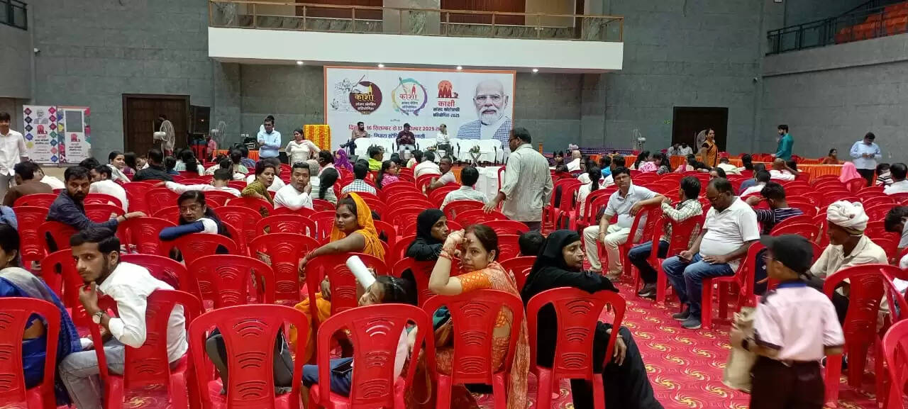  काशी सांसद पेंटिंग, स्केचिंग और फोटोग्राफी प्रतियोगिता 2025 का भव्य शुभारंभ