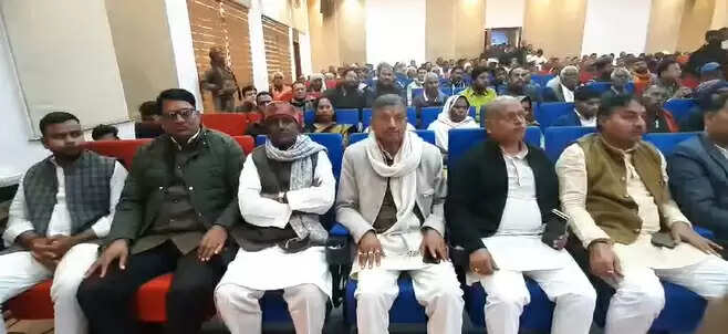 प्रधानमंत्री स्वामित्व योजना: वाराणसी में 3872 लोगों को मिला घरौनी प्रमाण पत्र, खिले ग्रामीणों के चेहरे