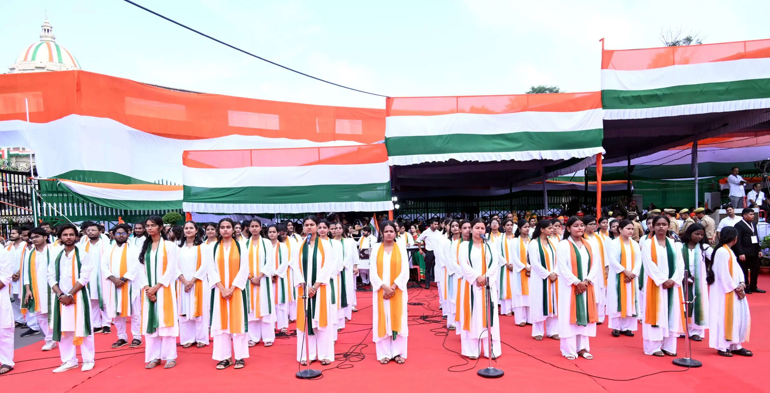 प्रदेश का युवा परिश्रमी और देश के लिए कुछ कर गुजरने की इच्छाशक्ति से भरपूर : सीएम योगी