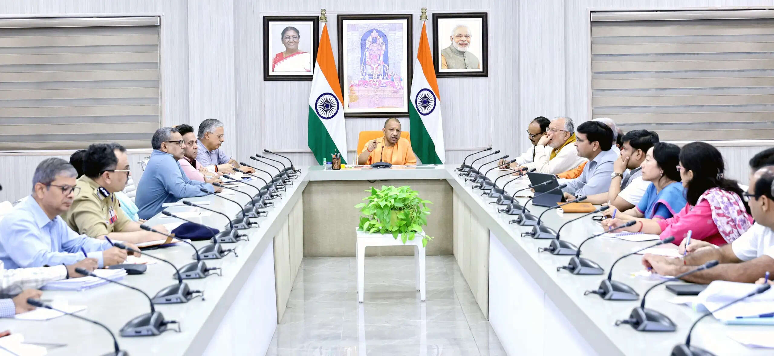 ‘सेवा संकल्प अभियान’ को जनभागीदारी का व्यापक अभियान बनाएं, न्याय पंचायत और ग्राम पंचायत स्तर तक पहुंचे सरकार की उपलब्धियों की कहानी: मुख्यमंत्री