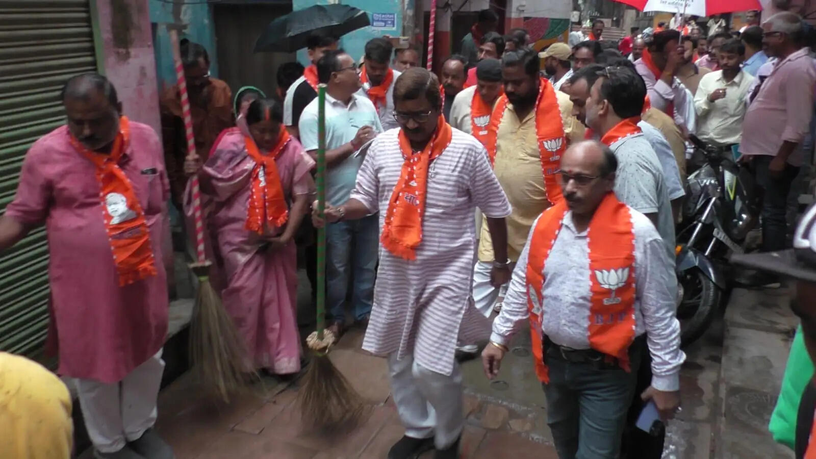 &nbsp;बिंदु माधव वार्ड में नीलकंठ तिवारी ने सुनीं जनसमस्याएं, अधिकारियों को दिए निर्देश