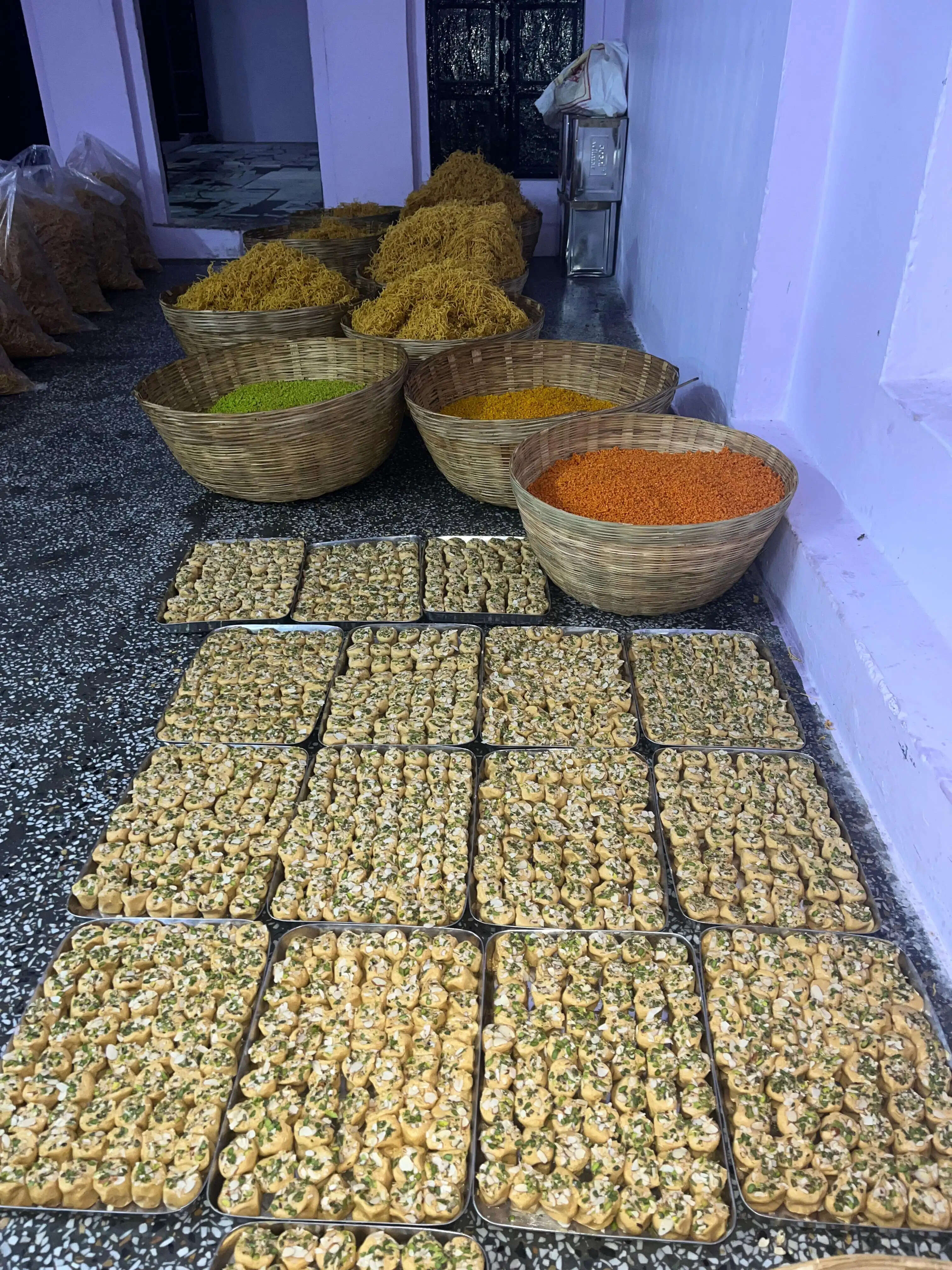 सपा नेता व विधायक ओमप्रकाश सिंह और बेटे समेत चार पर मुकदमा, जानिये क्या है मामला https://livevns.news/Varanasi/cid15637554.htm अपने शहर से लेकर देश-दुनिया, खेल, धर्म, आध्यात्म, राशिफल, पञ्चाङ्ग तथा फ़िल्म और व्यापार जगत की ताजा-तरीन खबरों को पढ़ने के लिए अभी डाउनलोड करें Live VNS का ऑफिशियल एंड्रॉएड ऐप। http://play.google.com/store/apps/details?id=in.livevns.app.native