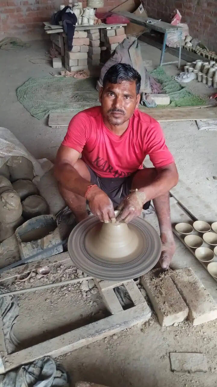 योगी सरकार ने गांवों में ही मुहैया कराए रोजगार के अवसर