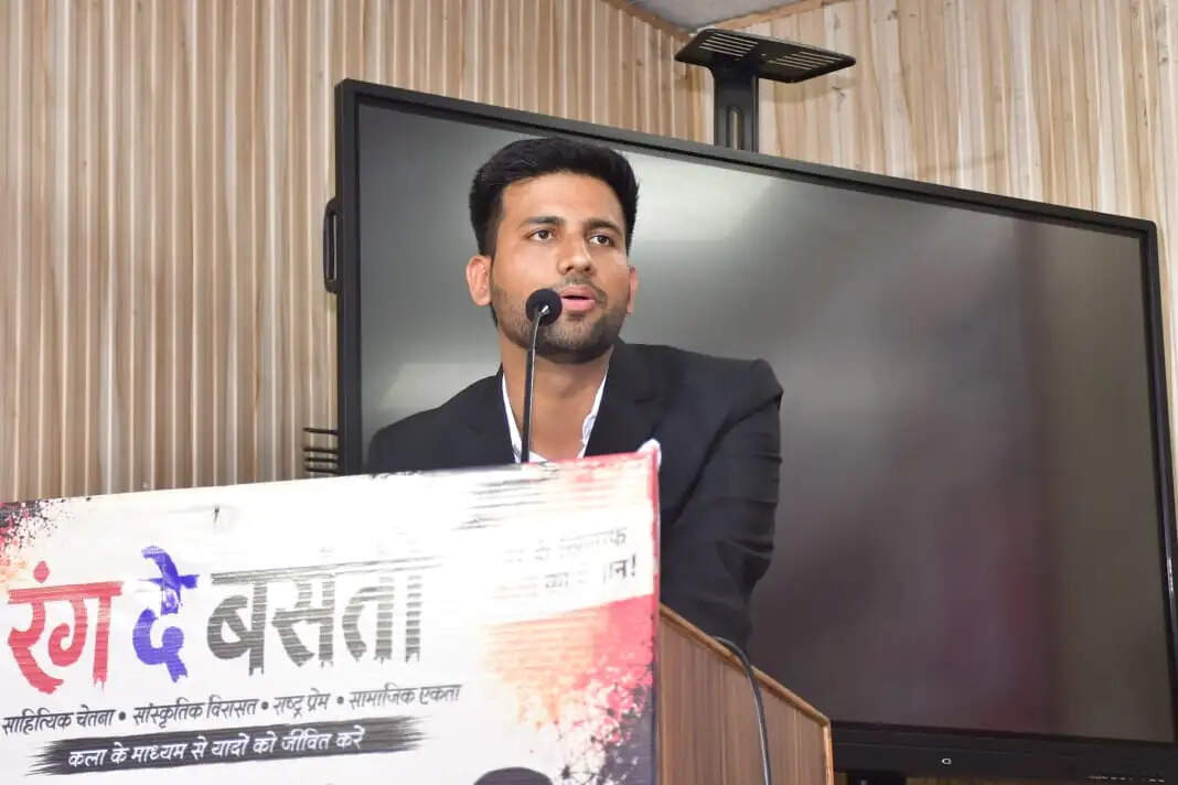 निराला और महादेवी की साहित्यिक नगरी में माफिया-आपराधिक तत्वों के खिलाफ काव्यात्मक विरोध के अभियान की शुरुआत