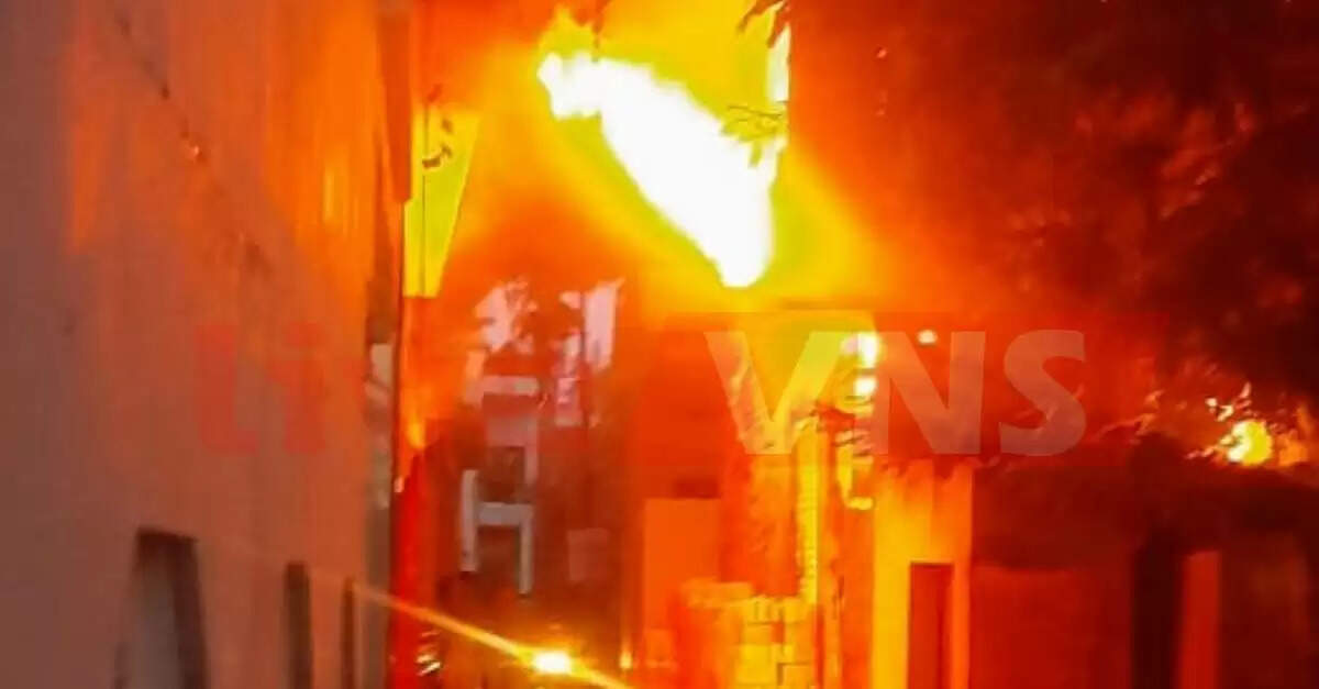 Varanasi Fire breaks out in godown of tent house in Sarayanandan