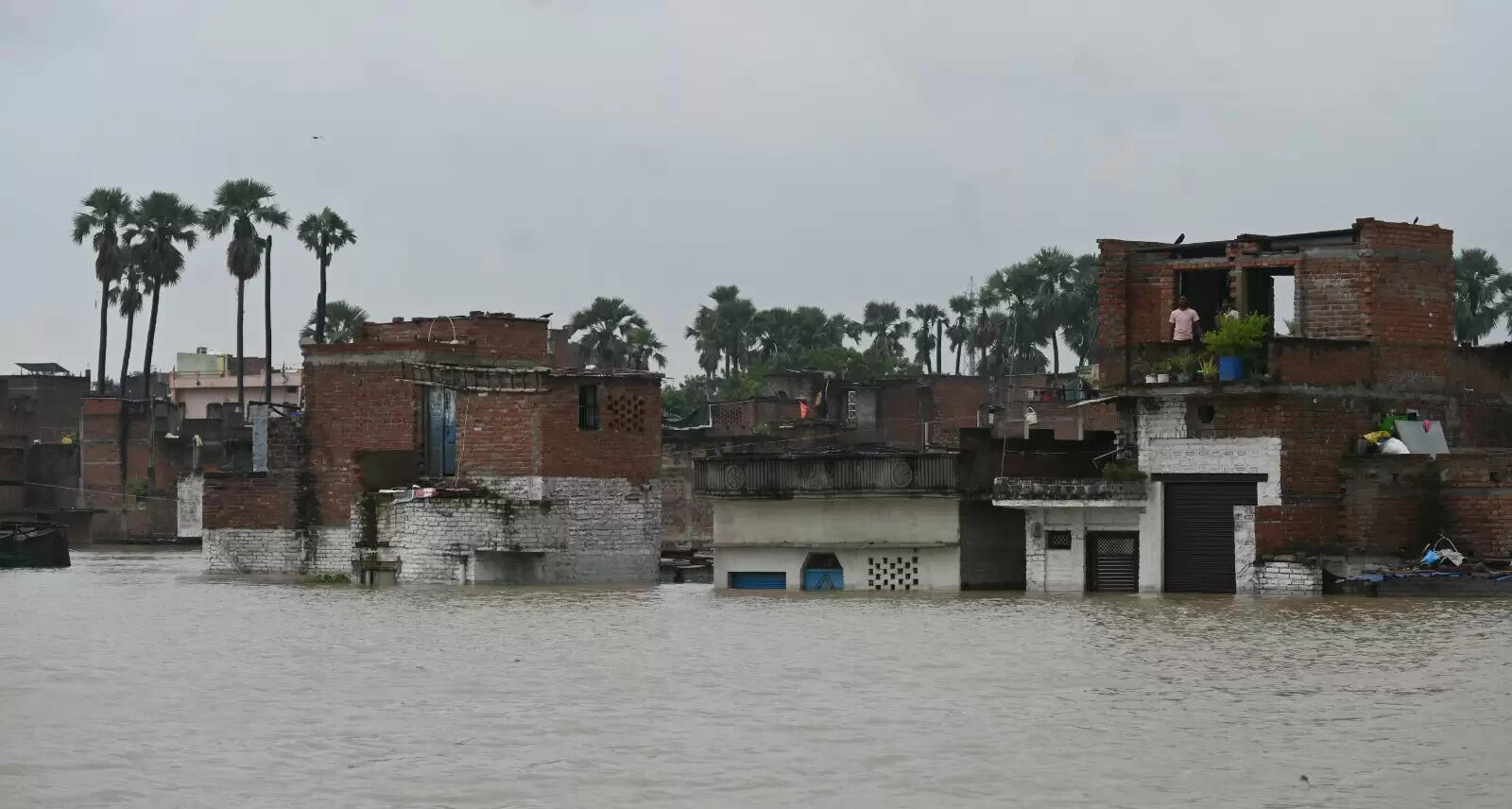 Varanasi flood : बनारस में बाढ़ की आफत, सड़कें और कॉलोनियां पानी-पानी, तस्वीरों में देखिये हालात