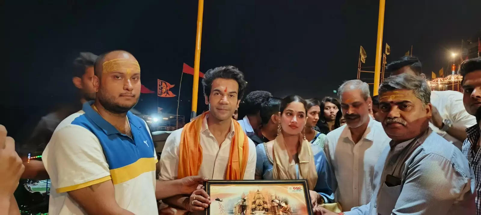 rajkumar rao and jahnvi kapoor in varanasi