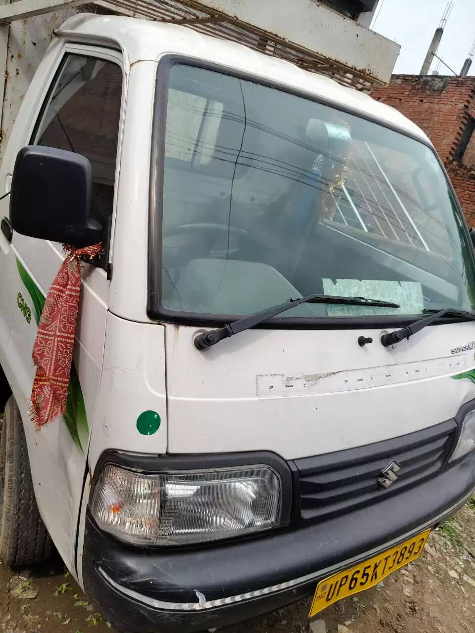 वाराणसी के कोटवा रोड पर ऑटो-मैजिक की टक्कर, घायलों का अस्पताल में इलाज