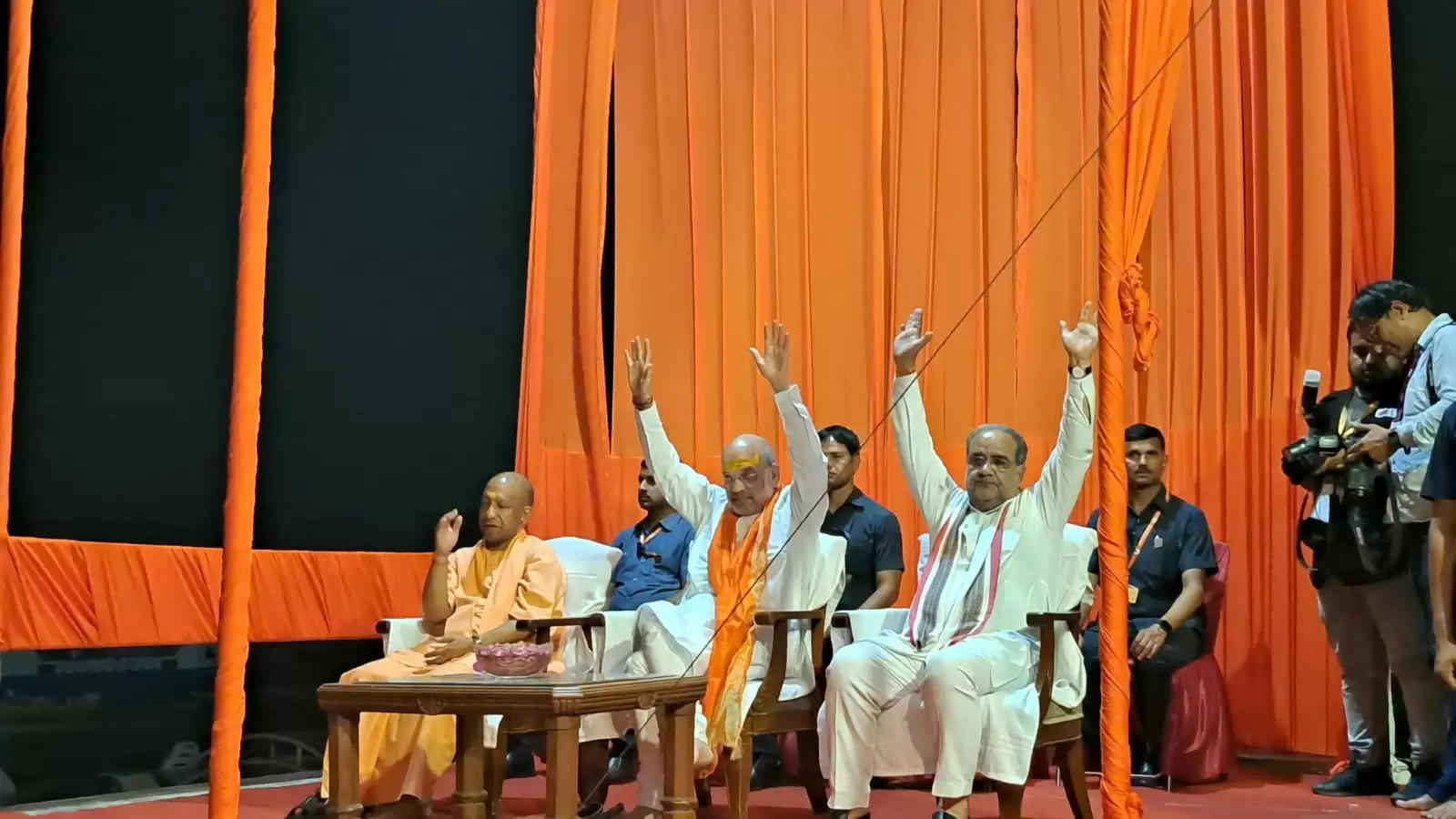 amit shah in ganga aarti