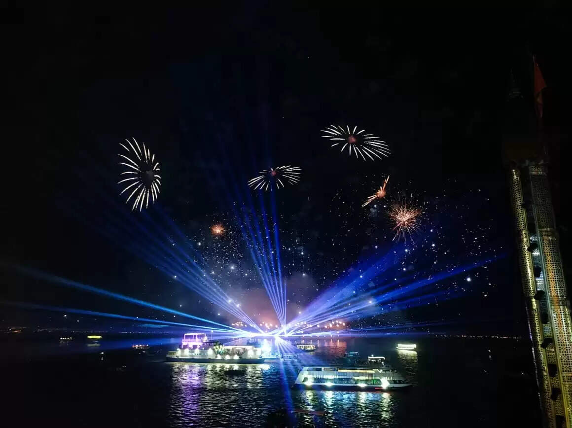 देव दीपावली : शाम 5 बजे जलेगा पहला दीप, सवा 6 बजे से होगा 3D लेजर शो, 8 बजे से लीजिये भव्य ग्रीन आतिशबाजी का नज़ारा