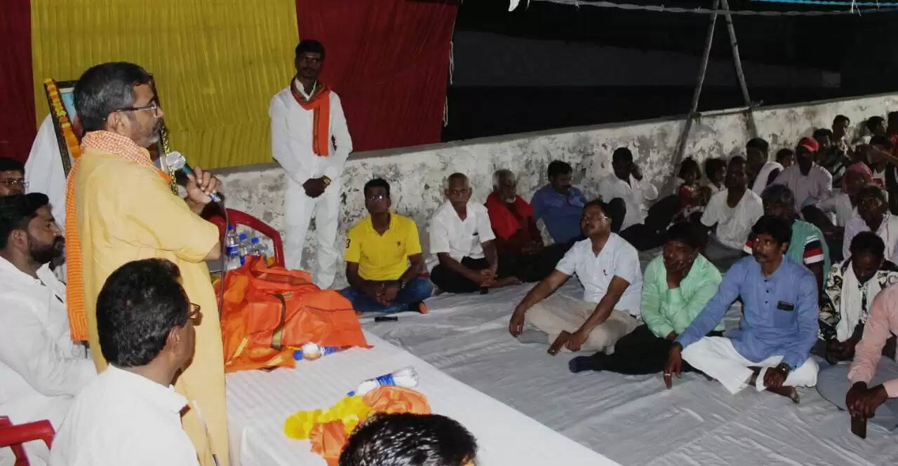 Dhobi Ghat Bachao Committee honored MLA Dr. Neelkanth Tiwari