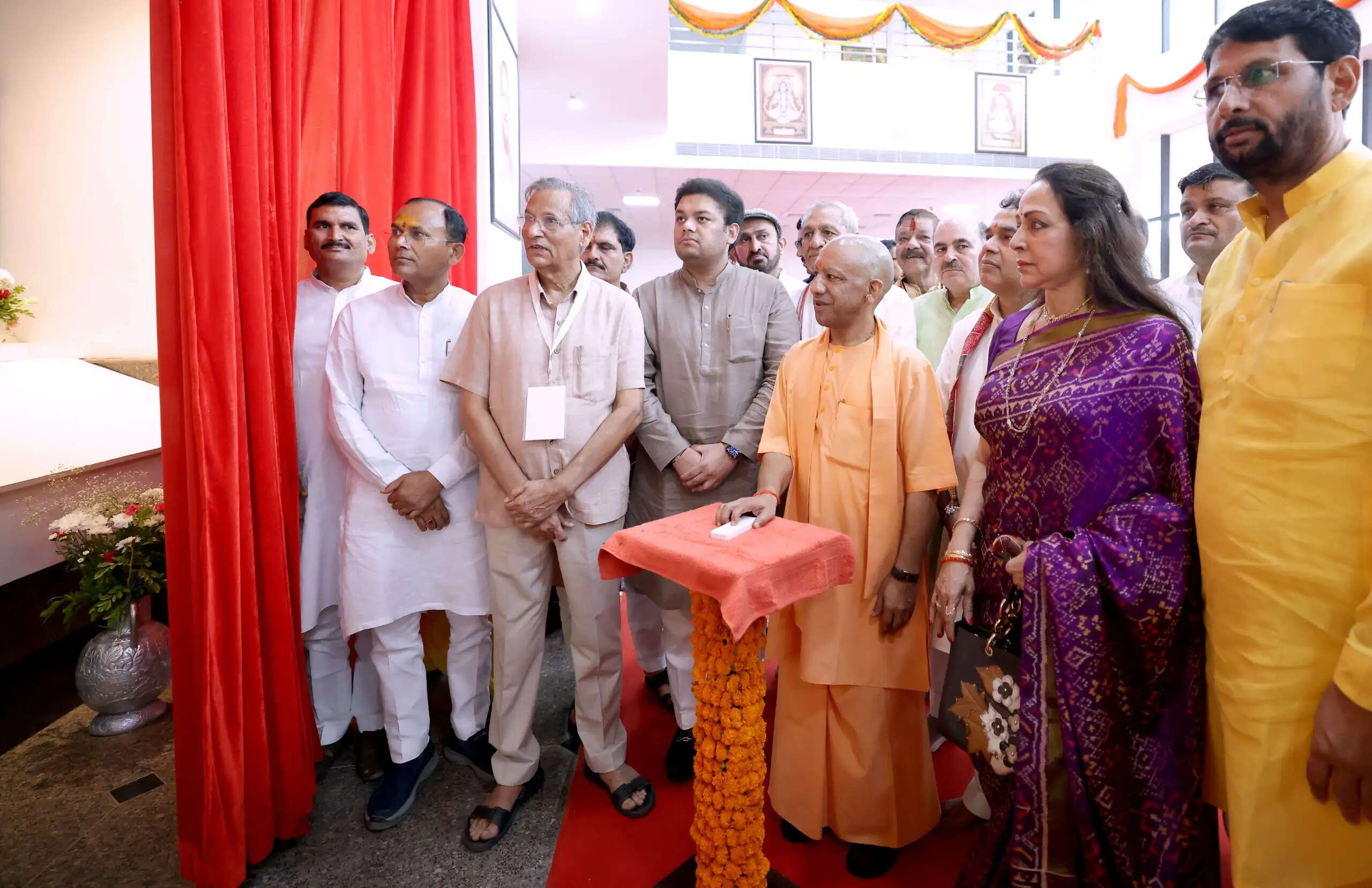 &nbsp;  'योगी बाबा आयो हैं और 1051 करोड़ लायो हैं', विधायक श्रीकांत शर्मा ने गिनाए ब्रज के विकास कार्य
