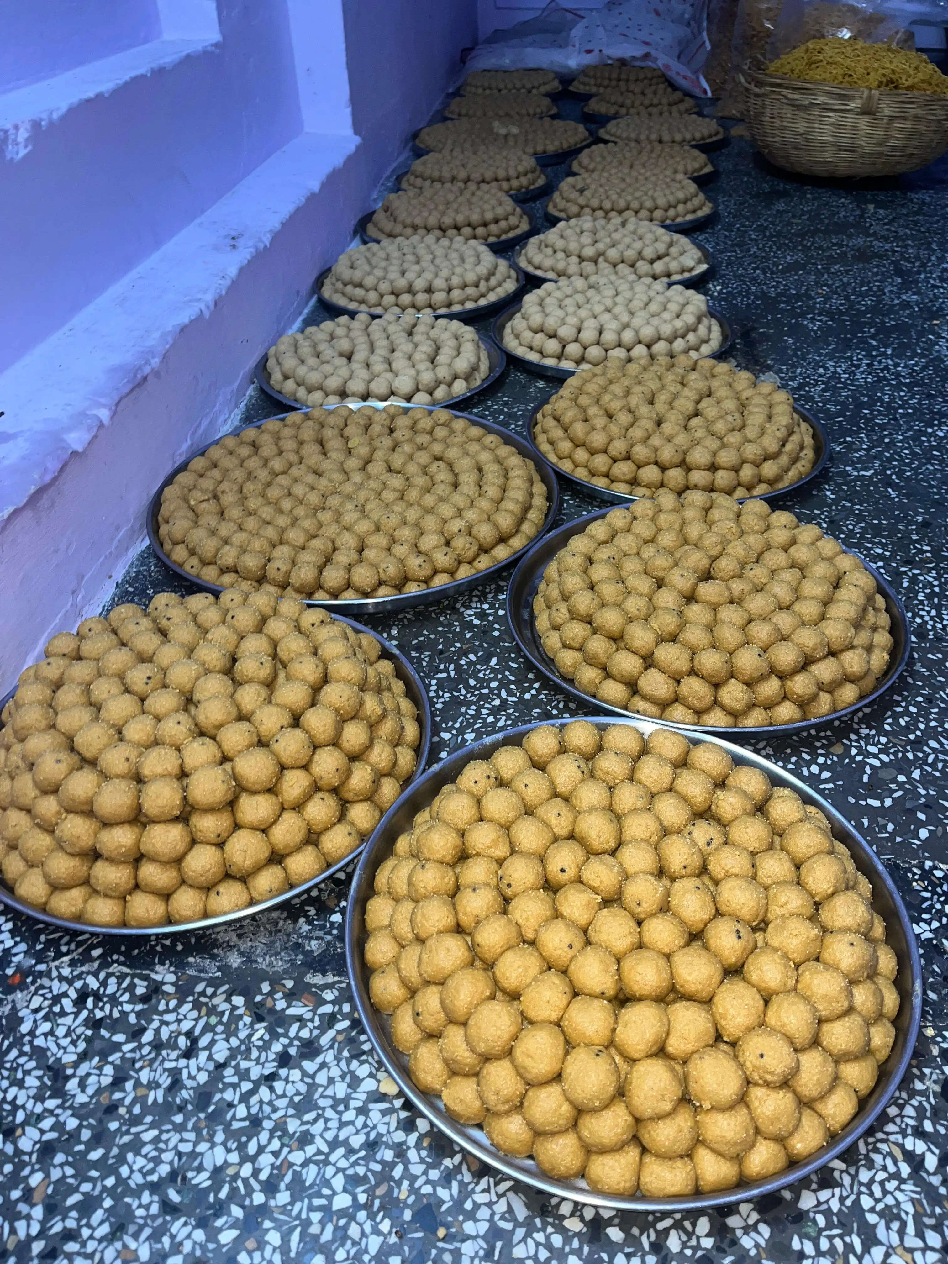 सपा नेता व विधायक ओमप्रकाश सिंह और बेटे समेत चार पर मुकदमा, जानिये क्या है मामला https://livevns.news/Varanasi/cid15637554.htm अपने शहर से लेकर देश-दुनिया, खेल, धर्म, आध्यात्म, राशिफल, पञ्चाङ्ग तथा फ़िल्म और व्यापार जगत की ताजा-तरीन खबरों को पढ़ने के लिए अभी डाउनलोड करें Live VNS का ऑफिशियल एंड्रॉएड ऐप। http://play.google.com/store/apps/details?id=in.livevns.app.native