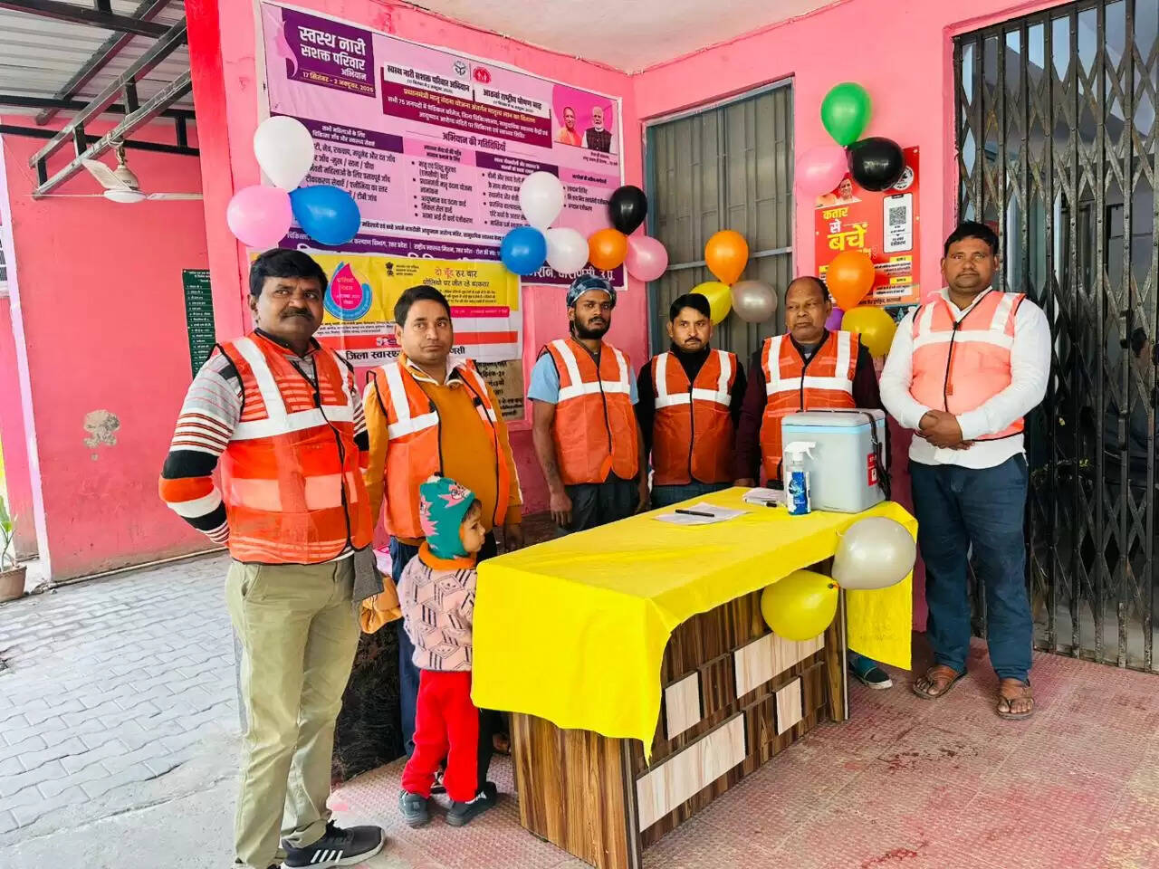 CMO ने बच्चों को पिलाई पोलियो ड्रॉप, जनपद में पल्स पोलियो अभियान का हुआ शुभारंभ