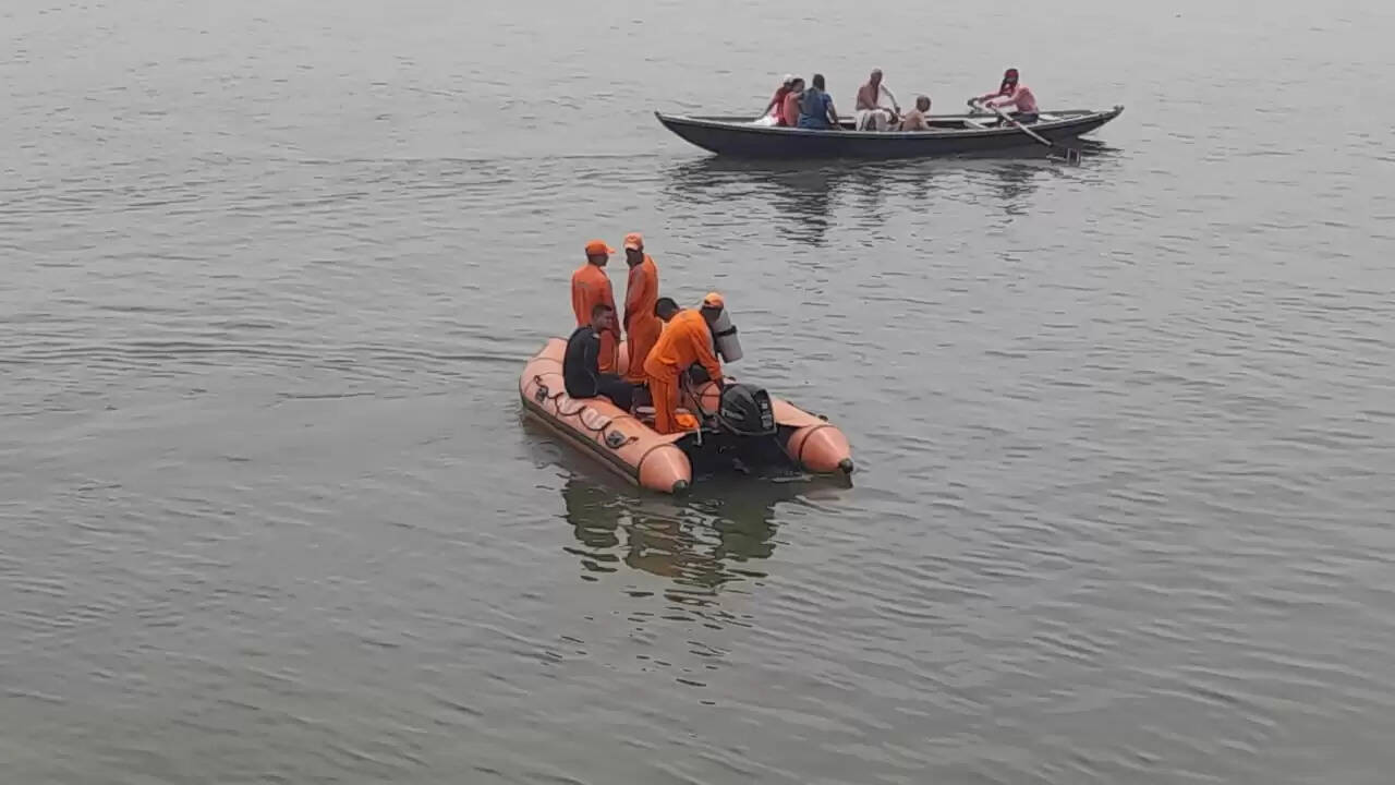 Varanasi A young man taking a bath at Tulsi Ghat drowned late at night