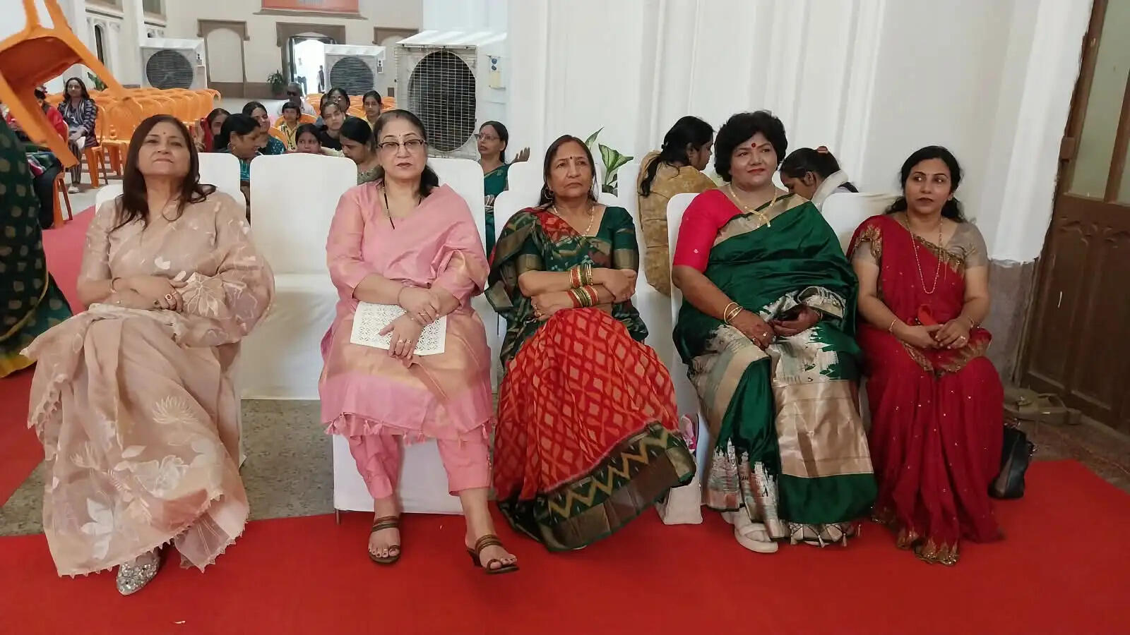​जलकल विभाग ने दिया सात दिन का सीवर लाइन पर अवैध कब्जा हटाने का अल्टीमेटम  -​नावेद कॉम्प्लेक्स को गिराना होगा सीवर लाइन के ऊपर बना अवैध निर्माण, नोटिस जारी  -​अधिशासी अभियंता ने दी चेतावनी, स्वयं न हटाने पर नगर निगम करेगा बुलडोजर कार्रवाई 