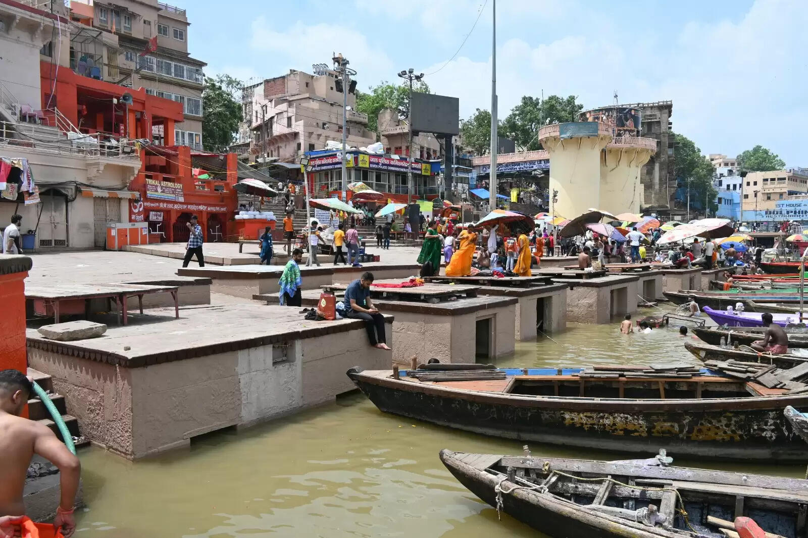 वाराणसी में गंगा का बढ़ाव जारी, 62.52 मीटर पर पहुंचा जलस्तर, तटवर्ती इलाकों में बढ़ी निगरानी