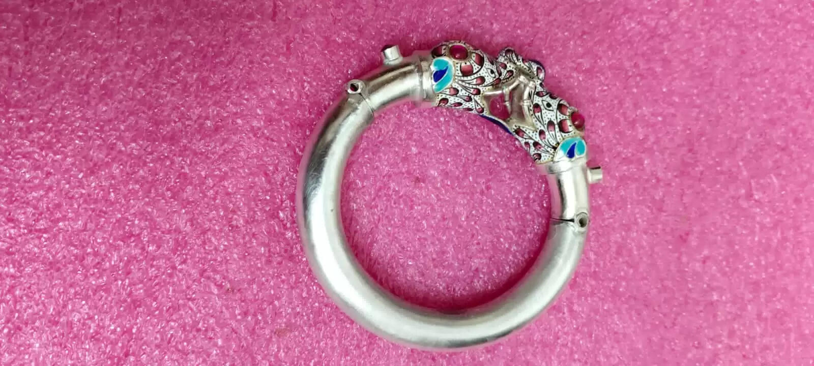 योगी सरकार ने गुलाबी मीनाकारी को दिलाया जीआई टैग, ओडीओपी में शामिल कर दिलाया इंटरनेशनल मार्केट