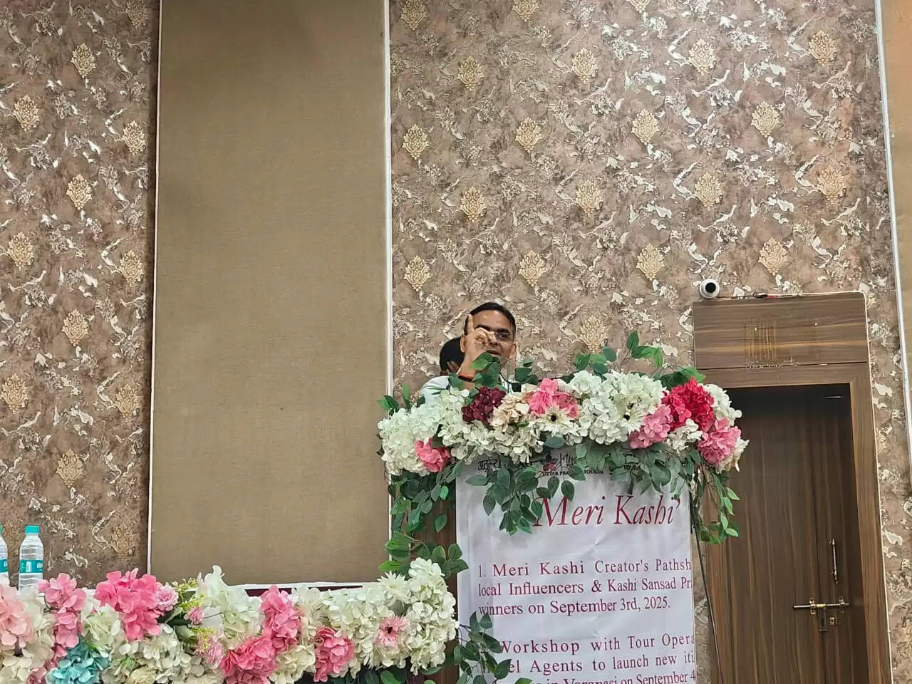 वाराणसी में शुरू हुई ‘मेरी काशी क्रिएटर्स पाठशाला’, क्रिएटर्स और टूर ऑपरेटर्स को बता रहे स्टोरी टेलिंग का तरीका, नए पर्यटन स्थलों की मिलेगी जानकारी