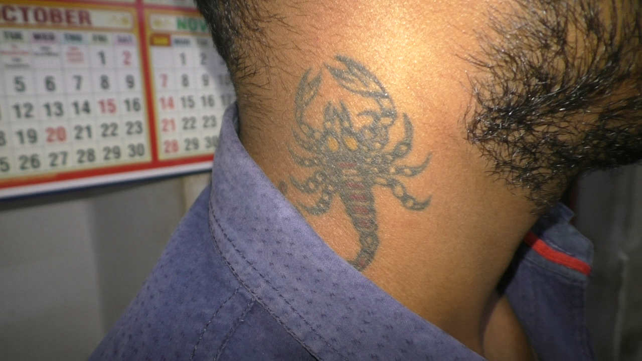 Bichhoo tattoo#how to make scorpion tattoo#बिछू वाला टैटू बनाना  सीखें#shorts @Artist MD - YouTube