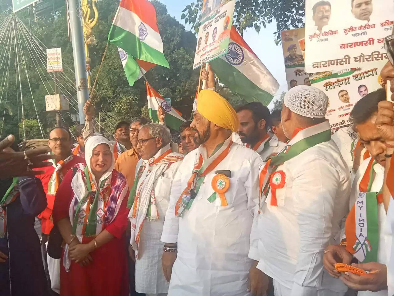 &nbsp; वाराणसी में तिरंगा यात्रा: मां भारती के वीर सैनिकों को समर्पित भव्य आयोजन