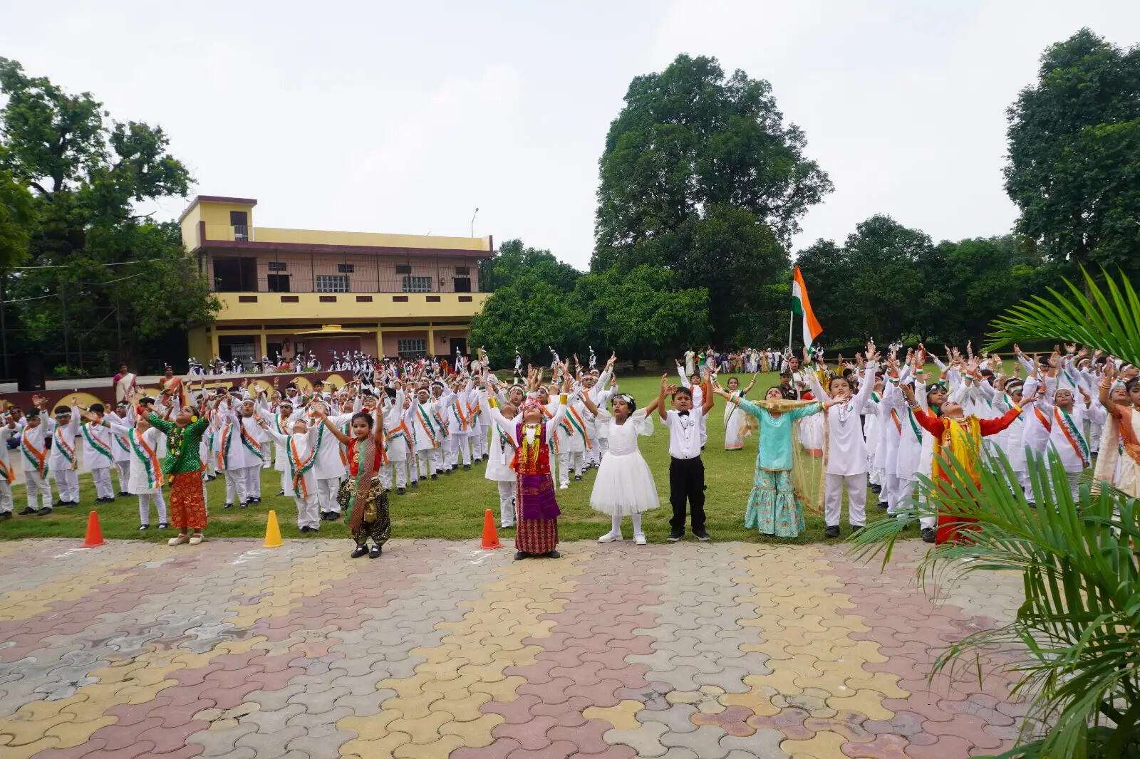 सेंट मैरीज कॉन्वेंट स्कूल में देशभक्ति के रंग में रंगा स्वतंत्रता दिवस, बच्चों की प्रस्तुतियों ने मोहा मन