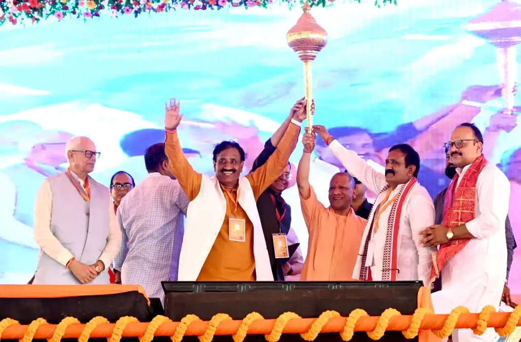 यूपी 5वां सबसे बड़ा निर्यातक राज्य, भदोही के कालीन का बड़ा योगदान: मुख्यमंत्री