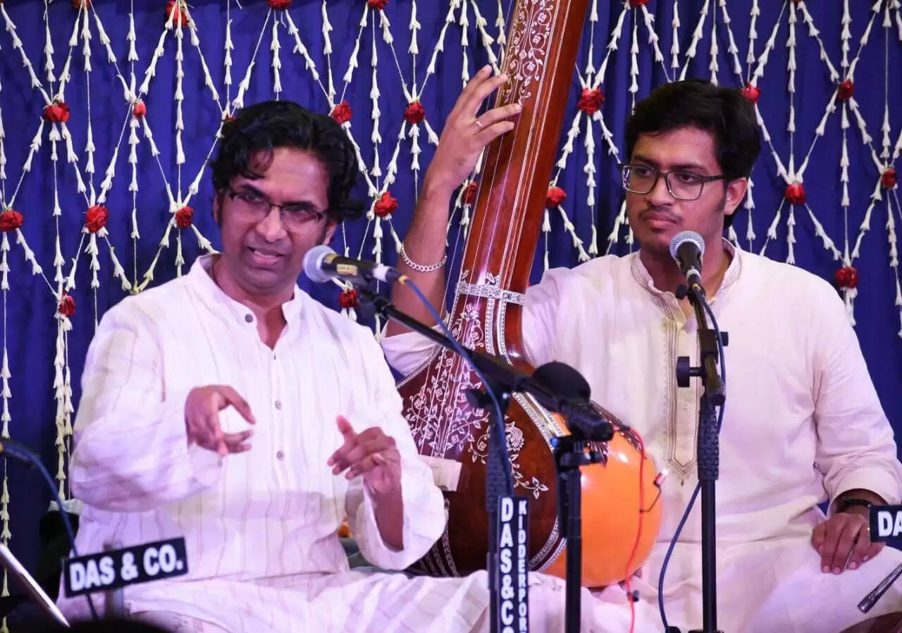 संकटमोचन संगीत समारोह में शिवमणि, यू. राजेश और मिश्रबंधुओं की जुगलबंदी ने रच दिया सुरों का संगम