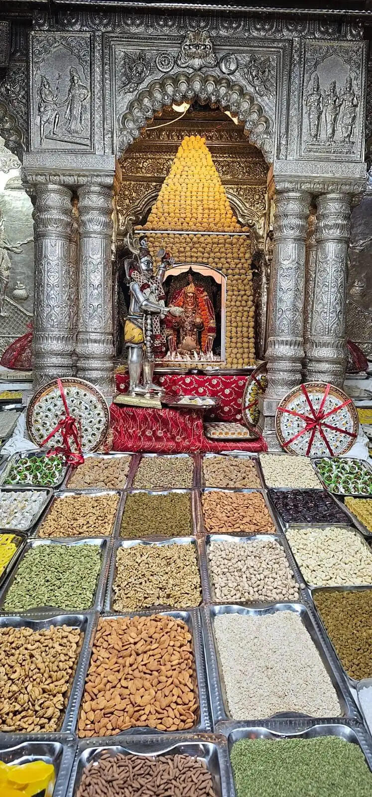 सपा नेता व विधायक ओमप्रकाश सिंह और बेटे समेत चार पर मुकदमा, जानिये क्या है मामला https://livevns.news/Varanasi/cid15637554.htm अपने शहर से लेकर देश-दुनिया, खेल, धर्म, आध्यात्म, राशिफल, पञ्चाङ्ग तथा फ़िल्म और व्यापार जगत की ताजा-तरीन खबरों को पढ़ने के लिए अभी डाउनलोड करें Live VNS का ऑफिशियल एंड्रॉएड ऐप। http://play.google.com/store/apps/details?id=in.livevns.app.native