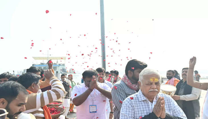 काशी तमिल संगमम् के पाँचवें समूह ने किया बाबा विश्वनाथ का दर्शन, अन्नक्षेत्र में ग्रहण किया प्रसाद