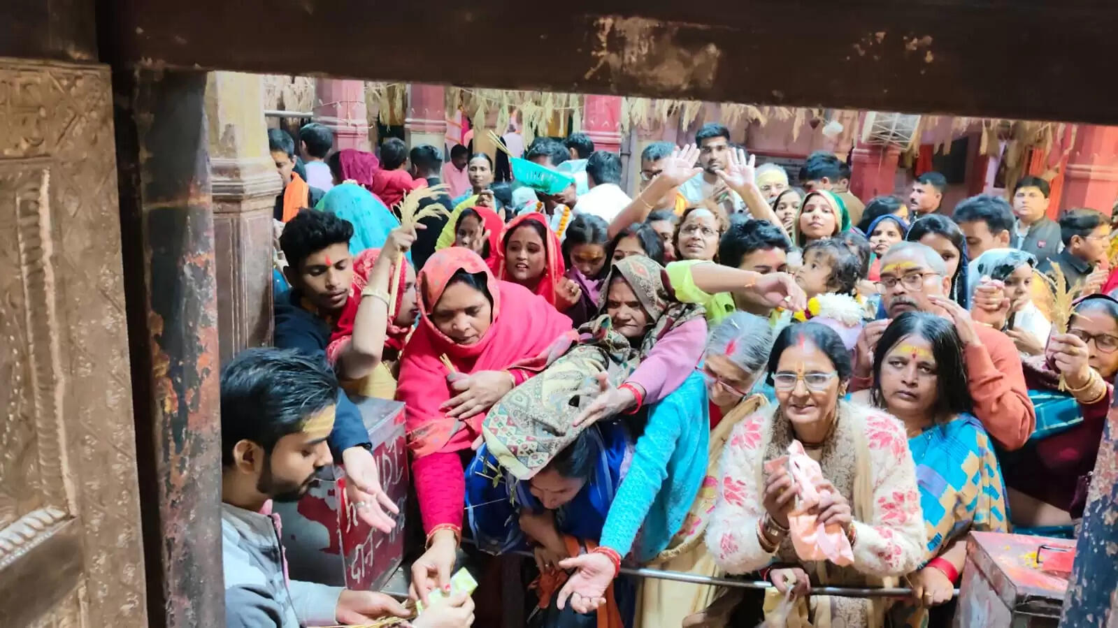 अन्नपूर्णा के 17 दिवसीय महाव्रत का आज होगा समापन, धान की बालियों से सजाया गया है गर्भगृह