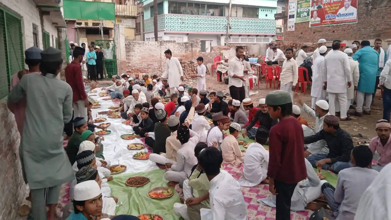 रामनगर में रोजा इफ्तार कार्यक्रम: भाईचारे का संदेश, महंगाई और बेरोजगारी पर सरकार से सवाल