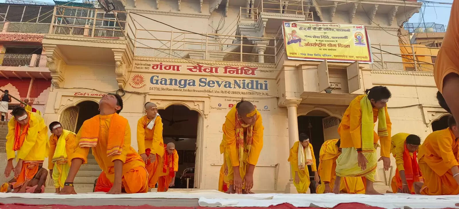 Ganga Seva Nidhi did special morning Ganga Aarti, Batuks did Surya Namaskar together