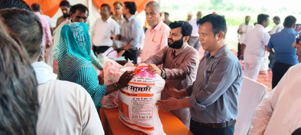 योगी सरकार ने तेज किया बाढ़ प्रभावित जिलों में राहत-बचाव कार्य, एनडीआरएफ की टीमों को किया पूर्ण सक्रिय