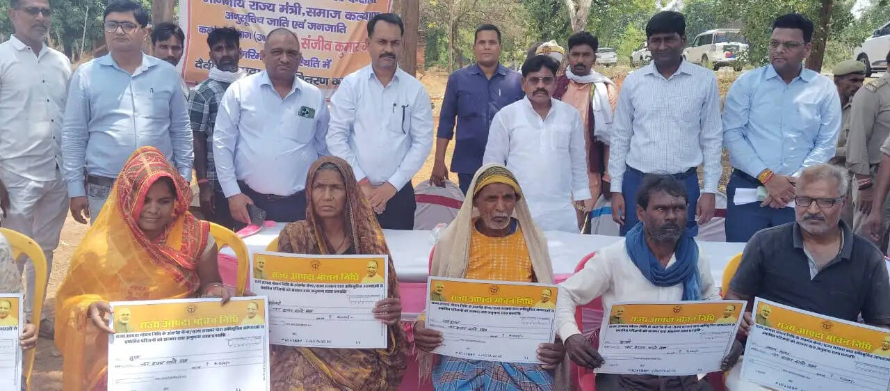 &nbsp;आपदा में संकट मोचक बनी योगी सरकार, पीड़ितों को त्वरित राहत और सहायता पहुंचाई&nbsp;