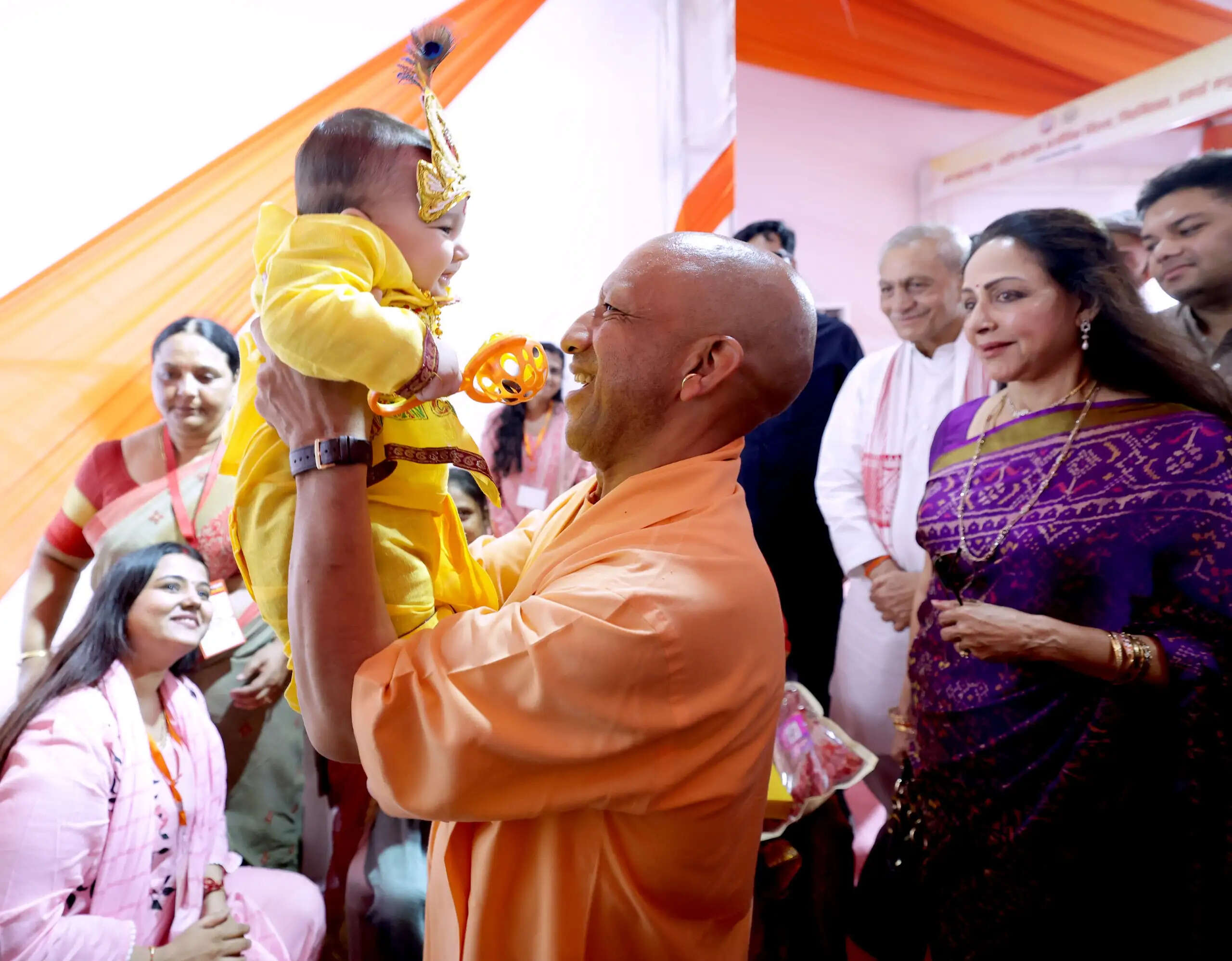&nbsp;  'योगी बाबा आयो हैं और 1051 करोड़ लायो हैं', विधायक श्रीकांत शर्मा ने गिनाए ब्रज के विकास कार्य