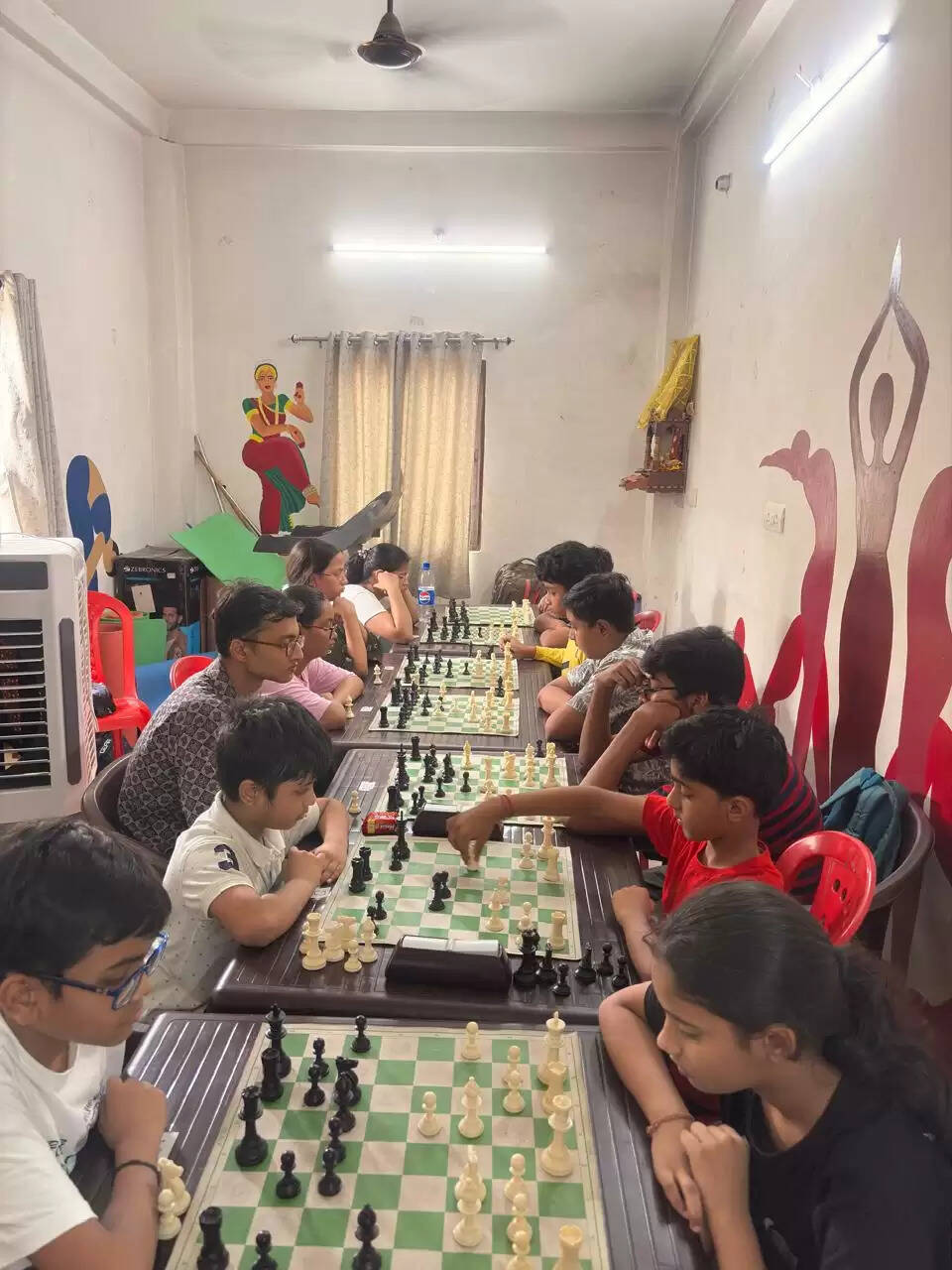 वाराणसी में द्वितीय रैपिड चेस प्रतियोगिता सम्पन्न, अंतरराष्ट्रीय शतरंज खिलाड़ियों ने किया प्रतिभाग