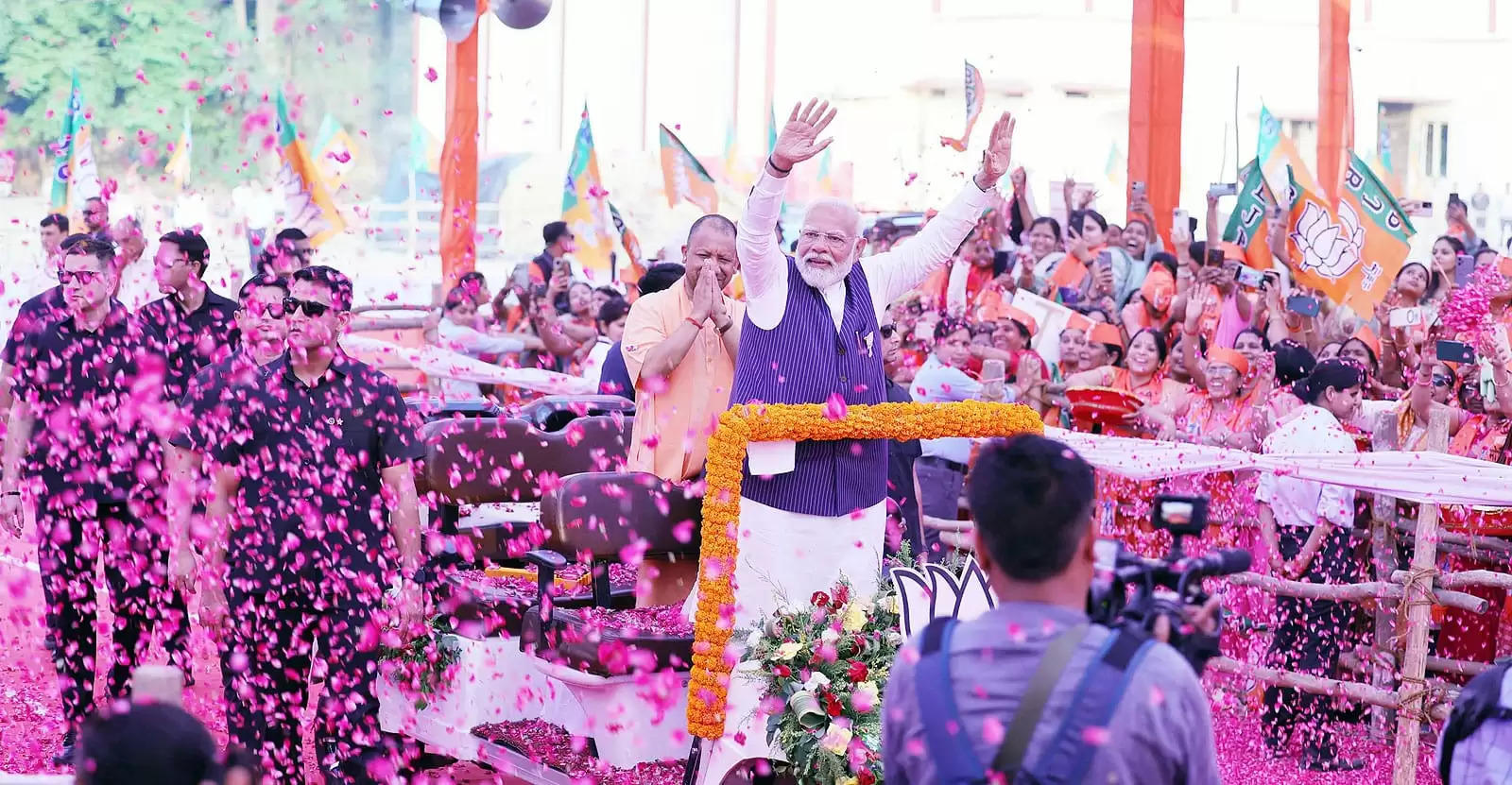 PM Modi in mahila sammelan